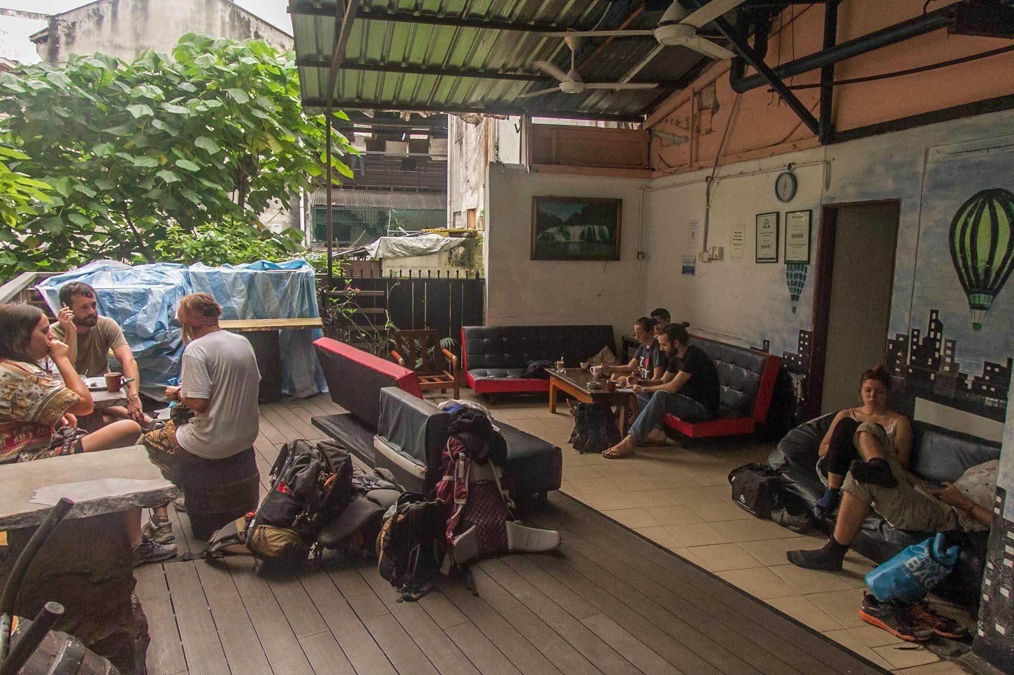 Step Inn Guesthouse Kuala Lumpur Exterior photo